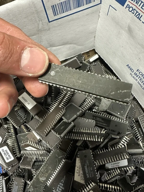5LBS of Mixed IC Chips for Scrap Gold Recovery - Image 6