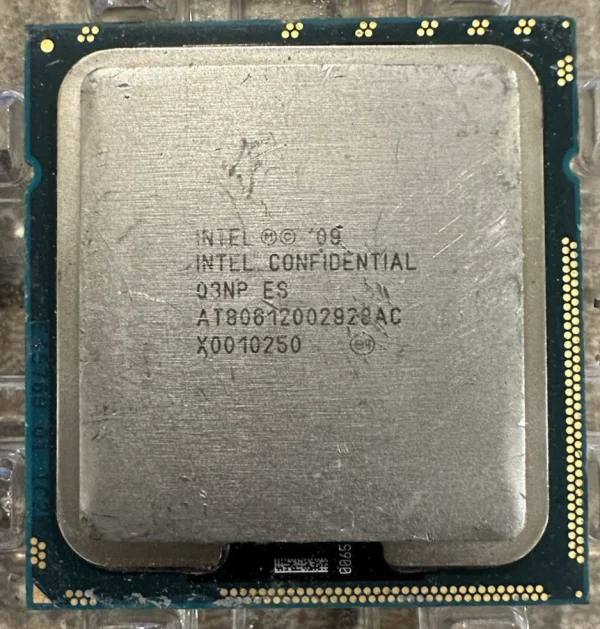 Intel Confidential Q3NP - AT80612002928AC - 1.733 GHz48 watt super early release