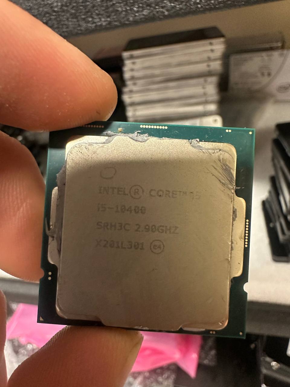 Intel Core i5-10400 2.90GHz (Turbo 4.30GHz) 6-Core 12-Thread LGA1200 CPU Processor (SRH3C)